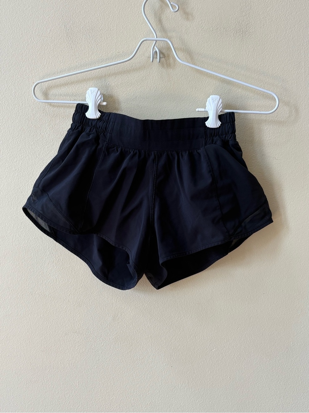 Lululemon Hotty Hot High-Rise Lined Short 2.5" Black Size 4